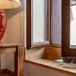 Bacchus Furnished Flat Apartmán Annecy
